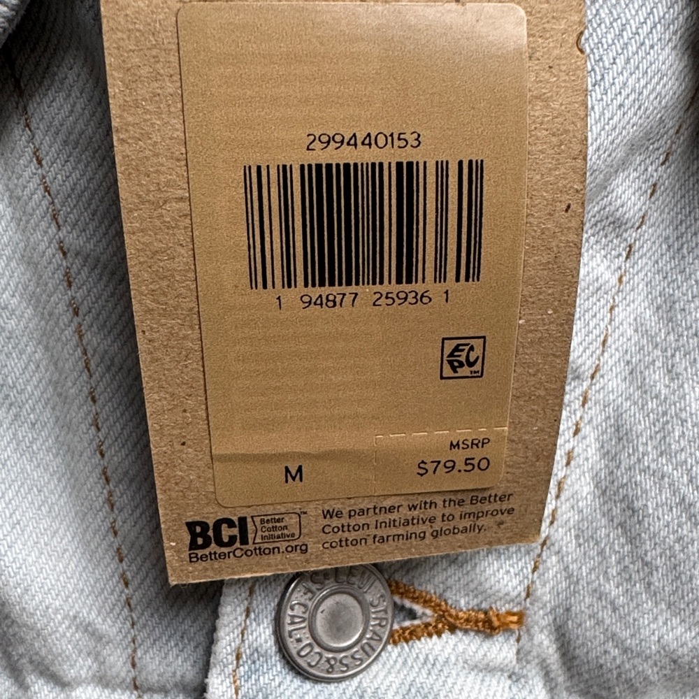 NWT Levi's Light Blue Denim Jacket with Red and Pink Embroidery - Picture 7 of 7